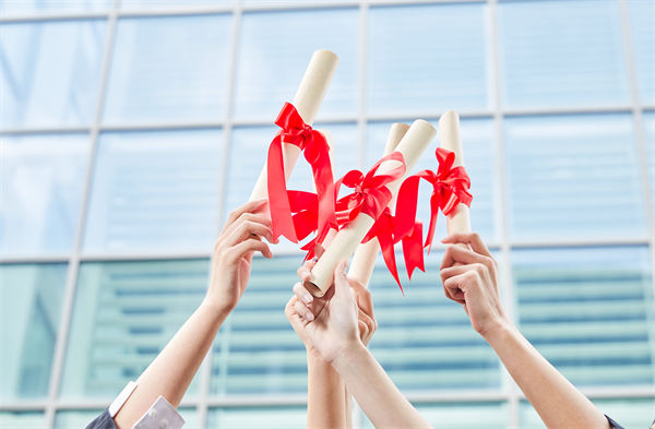 英伟达响应特朗普制造业回归号召 计划在美生产5000亿美元AI设备