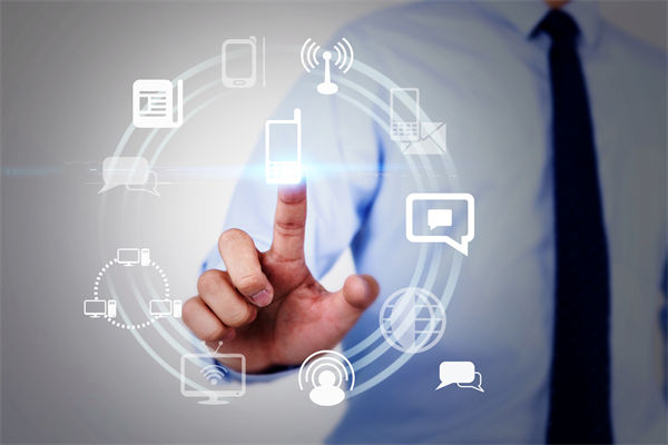 宇树发布新款机器狗 可“单手”倒立转圈、各种地形狂奔 秒速高达5米